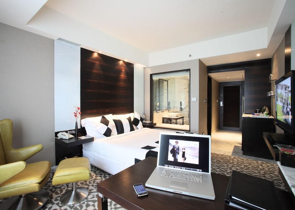 The Golkonda Hotel Hyderabad Exterior photo