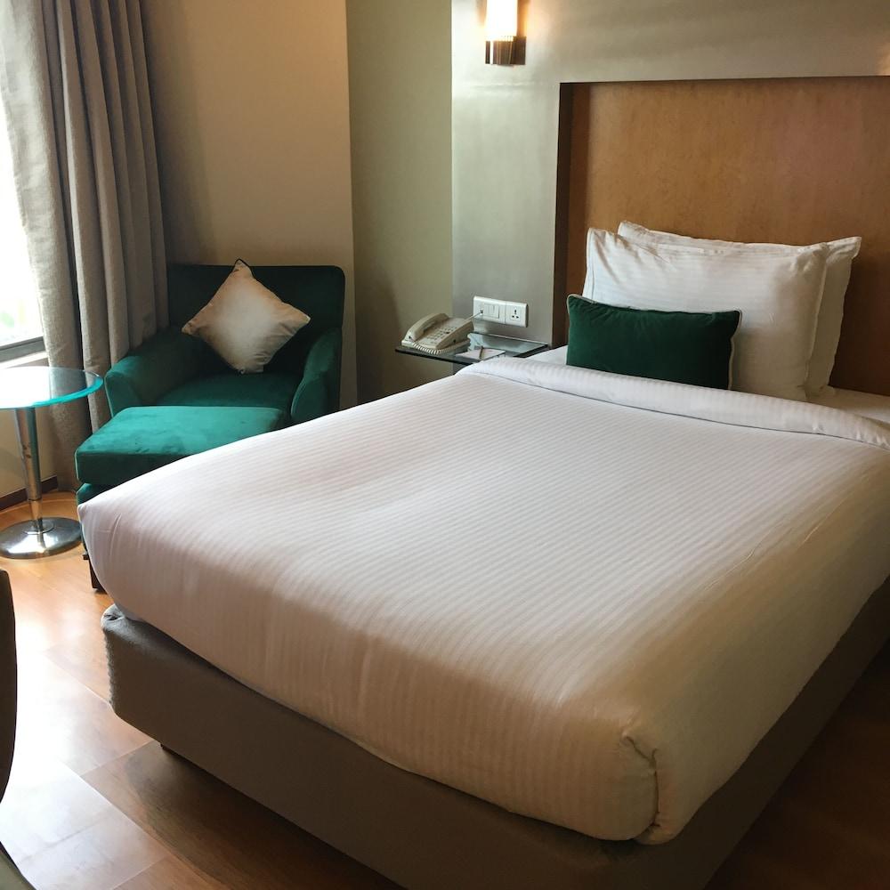 The Golkonda Hotel Hyderabad Exterior photo