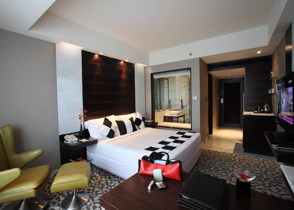 The Golkonda Hotel Hyderabad Exterior photo