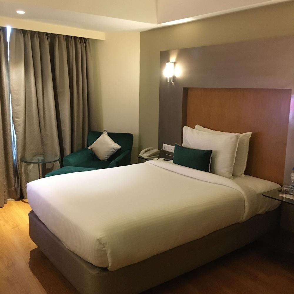 The Golkonda Hotel Hyderabad Exterior photo