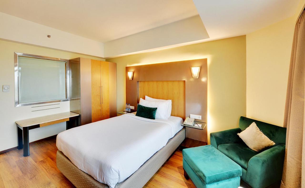 The Golkonda Hotel Hyderabad Exterior photo