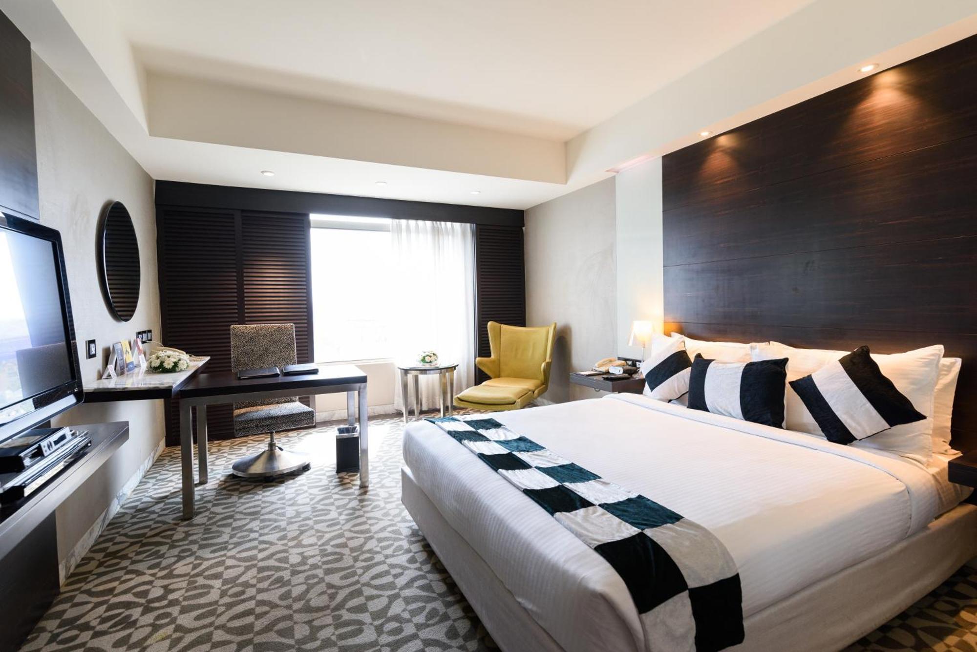 The Golkonda Hotel Hyderabad Exterior photo