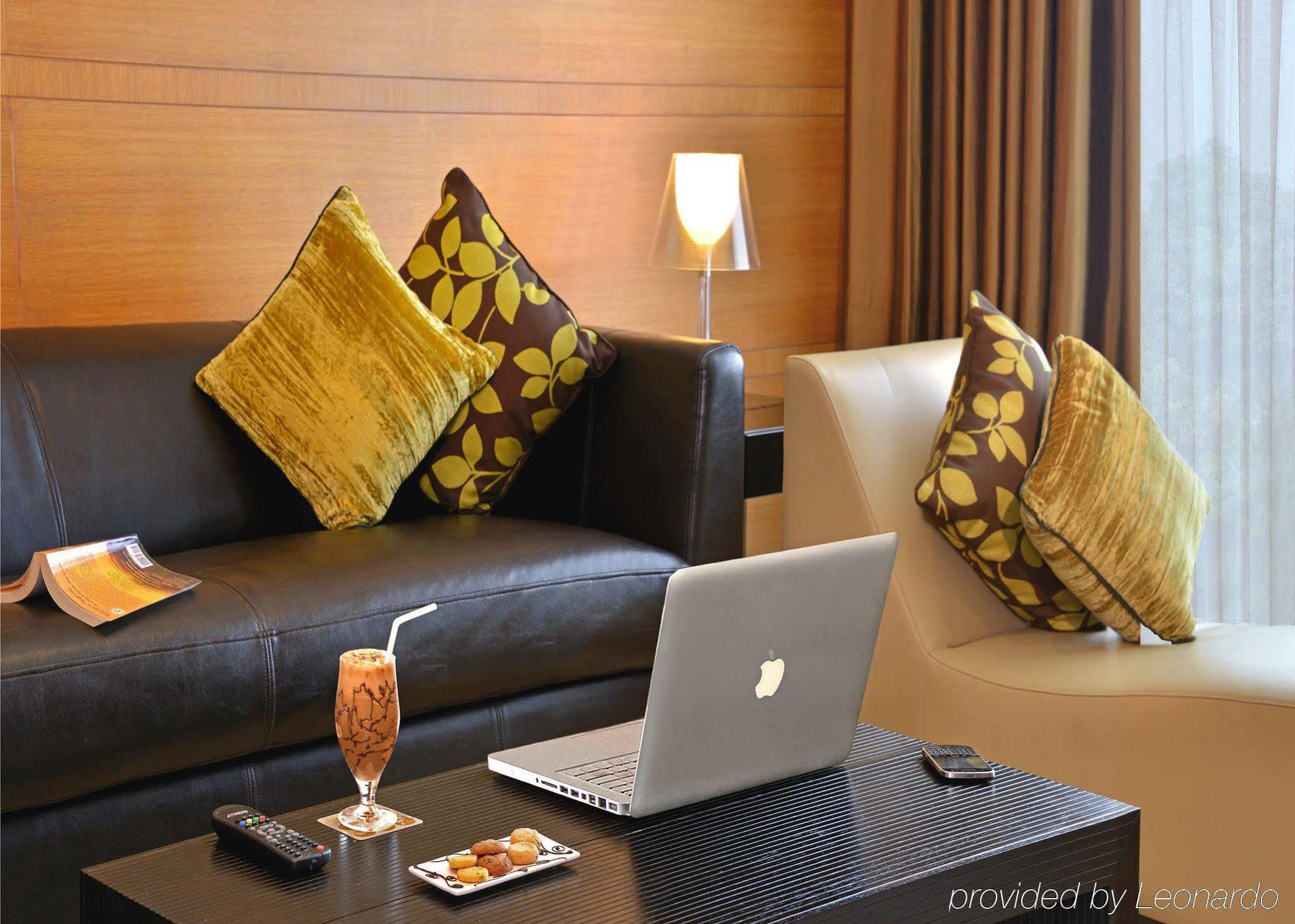 The Golkonda Hotel Hyderabad Room photo
